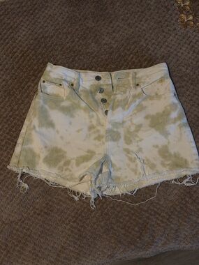 PacSun Tie-Dye High-Rise Frayed Hem Jean Shorts - Sage Green & White